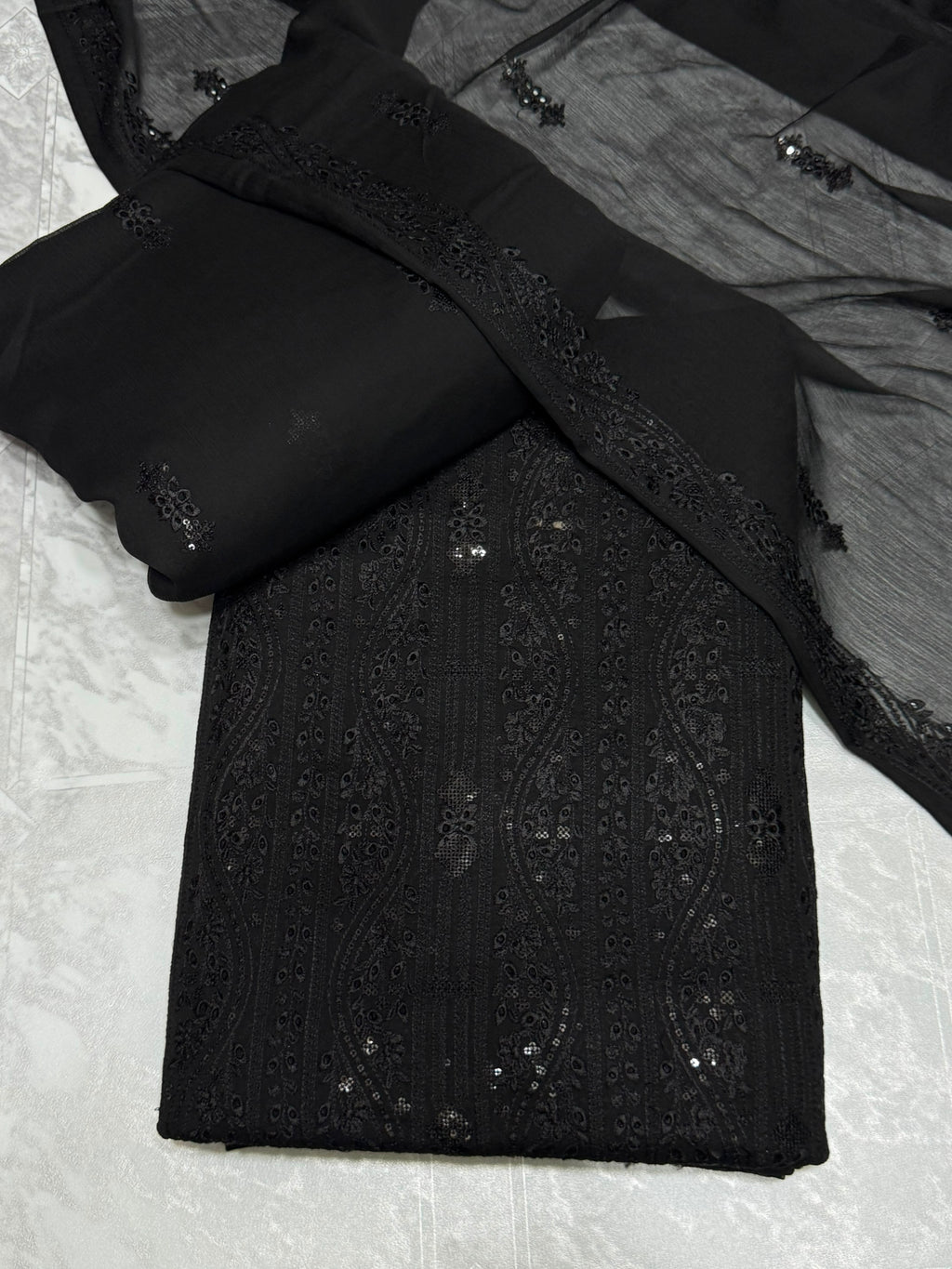 Trendy Chiffon Outfit Featuring Fine Sequins Detailing