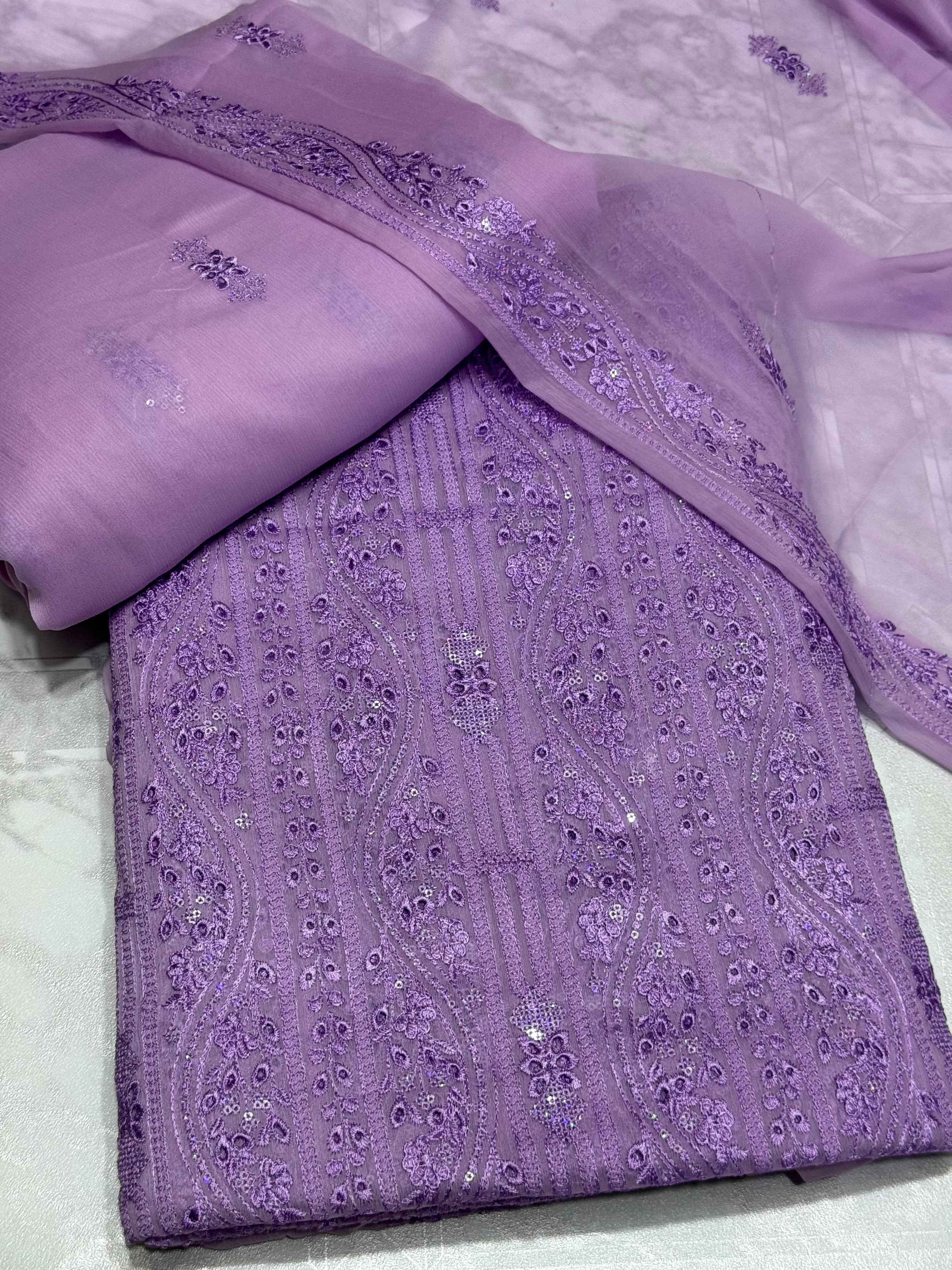 Trendy Chiffon Outfit Featuring Fine Sequins Detailing