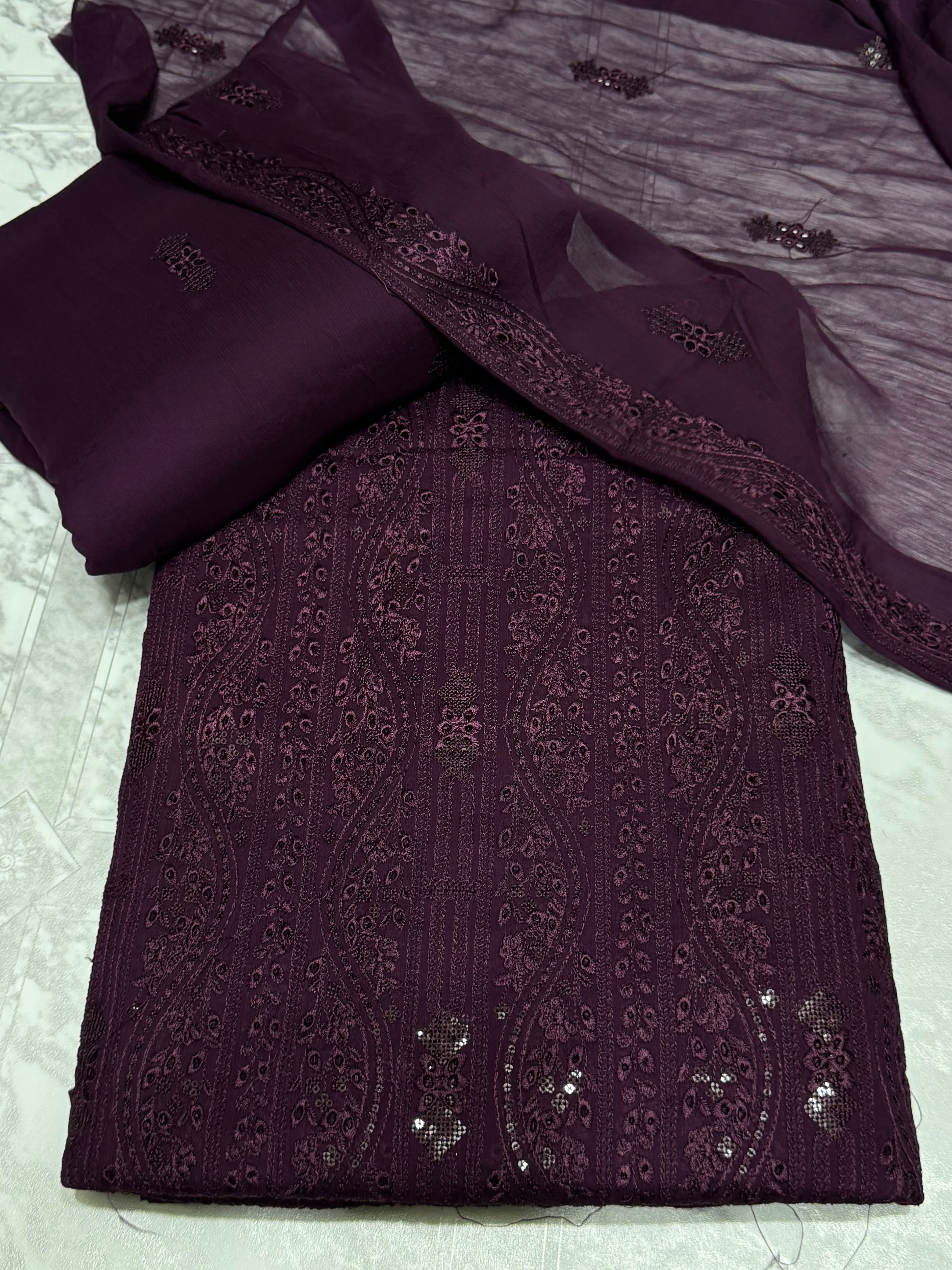 Trendy Chiffon Outfit Featuring Fine Sequins Detailing