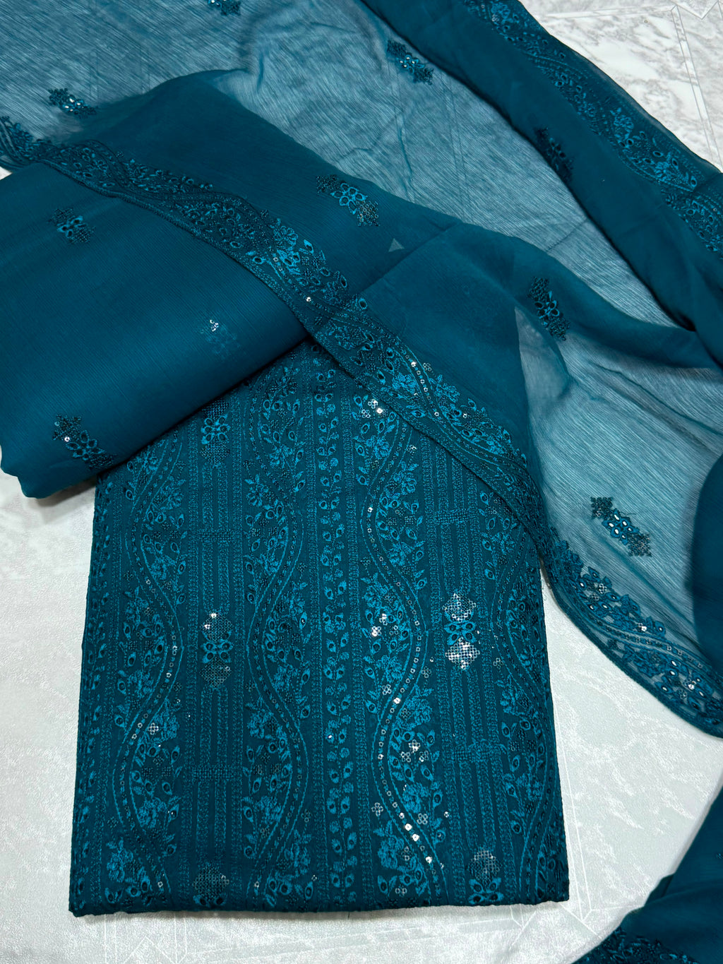 Trendy Chiffon Outfit Featuring Fine Sequins Detailing