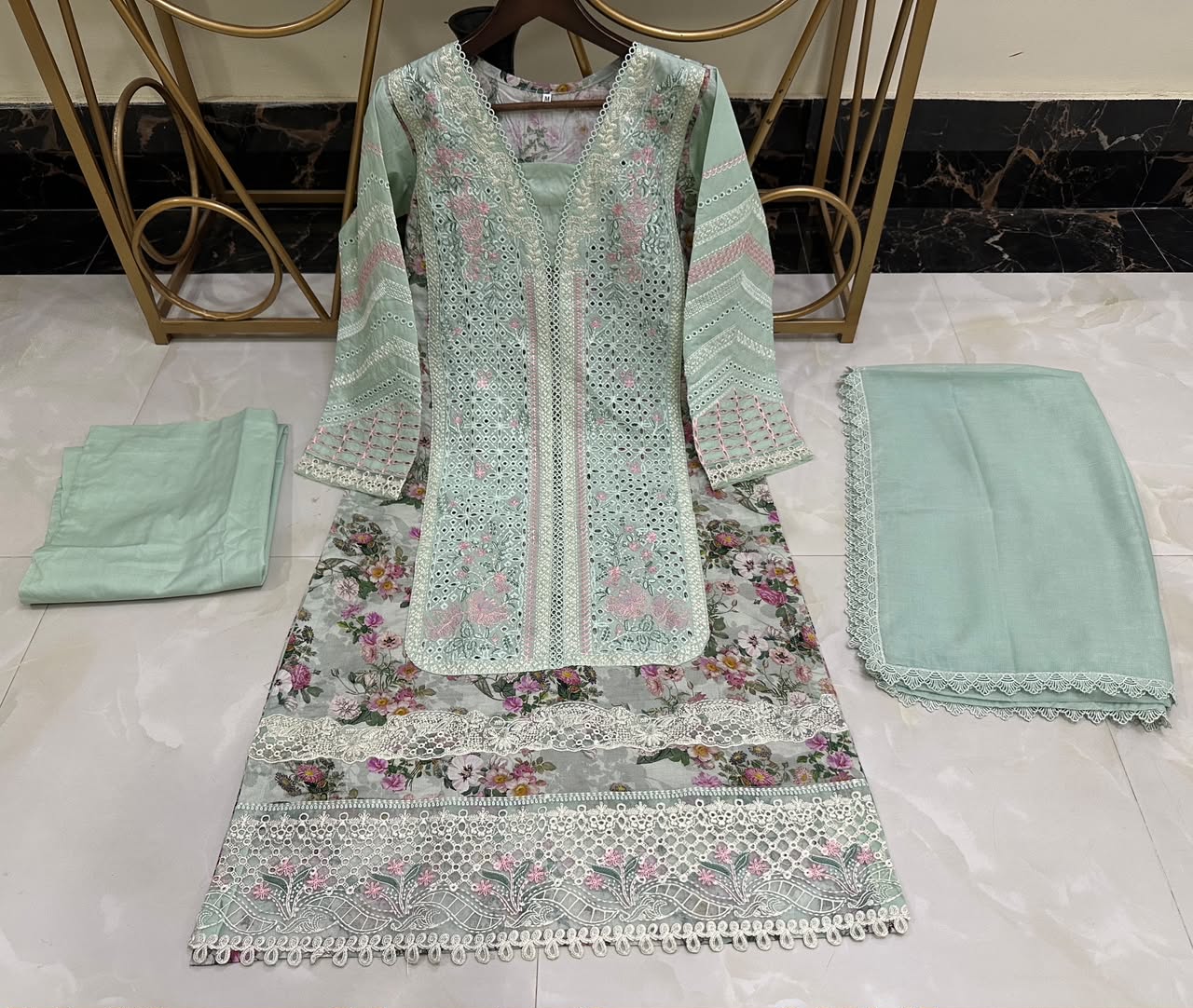 Ready To Wear Pure Cotton Lawn Chicken Kari Embroidered