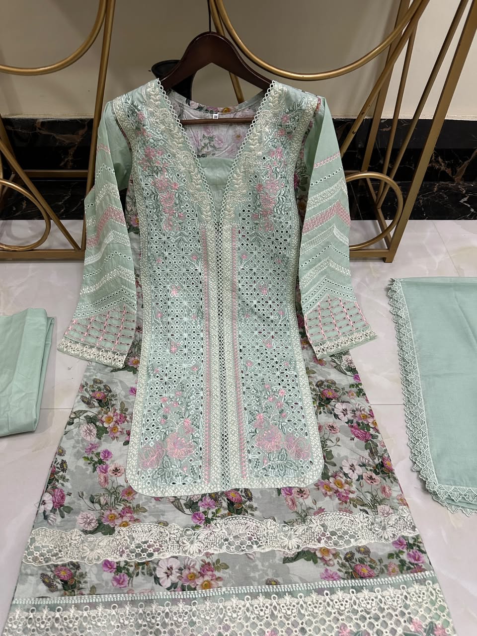 Ready To Wear Pure Cotton Lawn Chicken Kari Embroidered