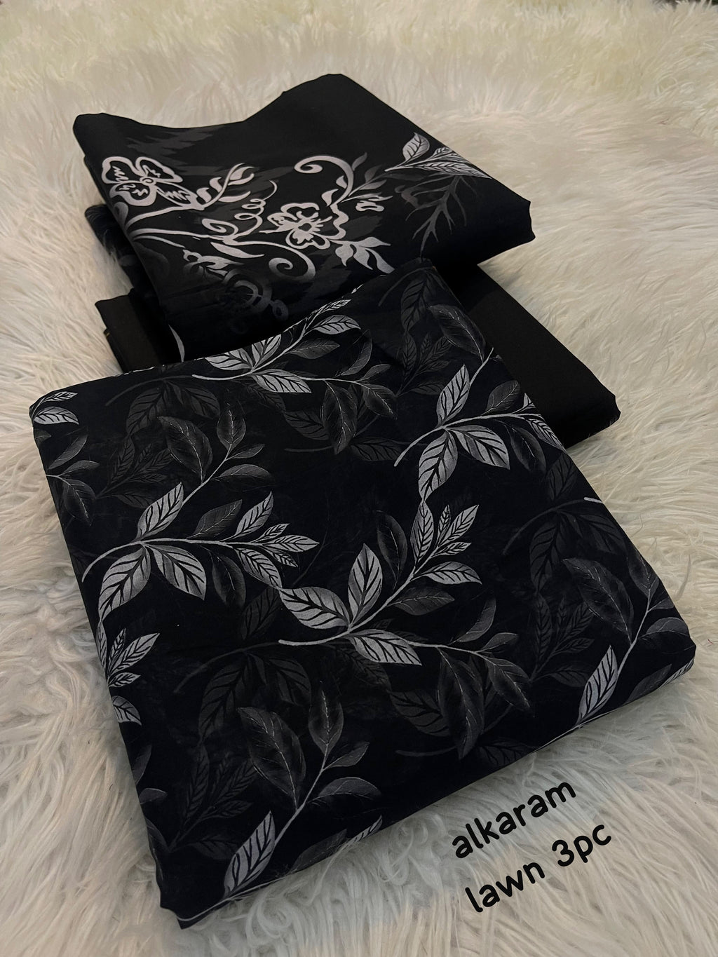 Alkaram Lawn 3 Pcs