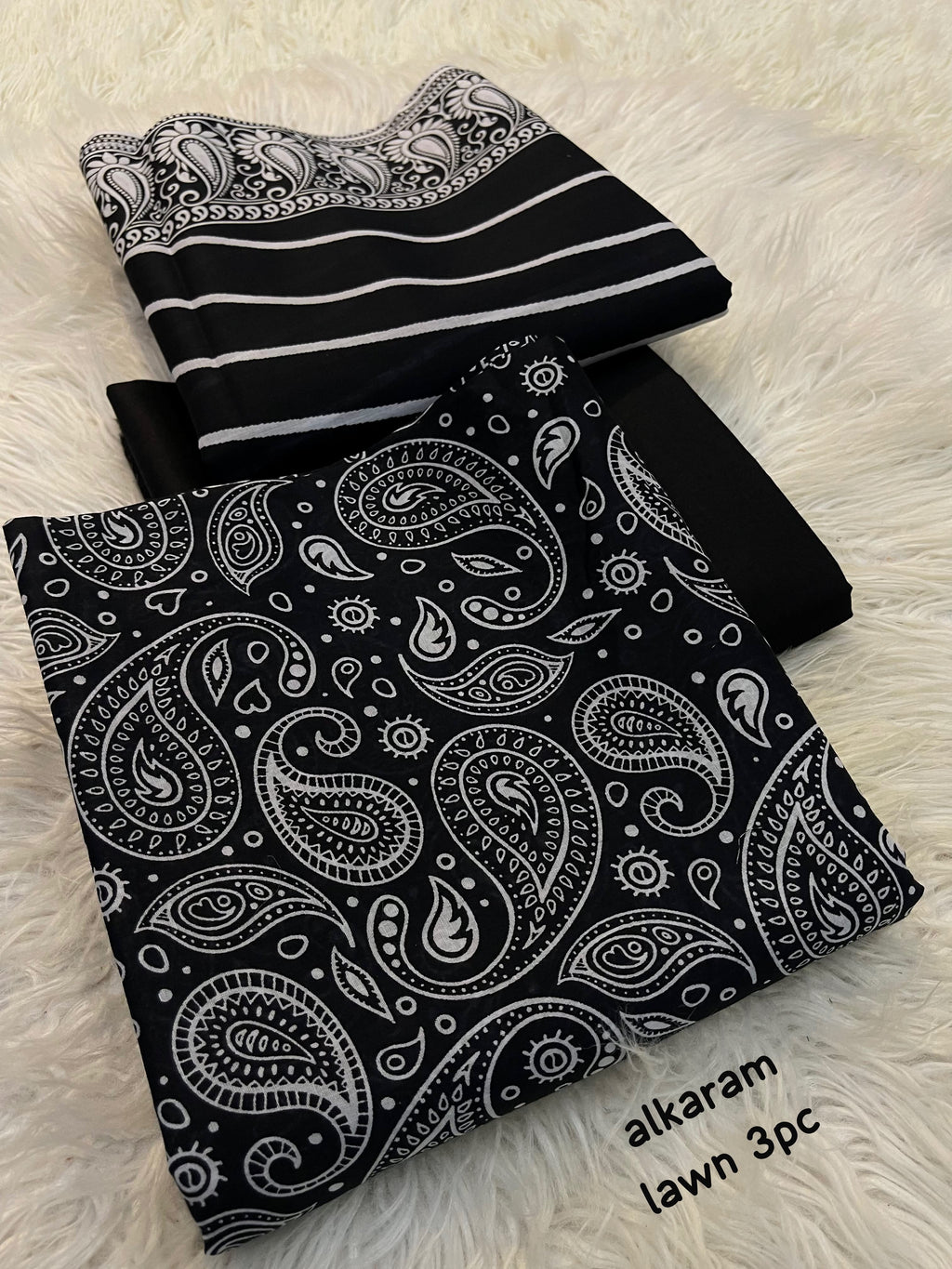 Alkaram Lawn 3 Pcs