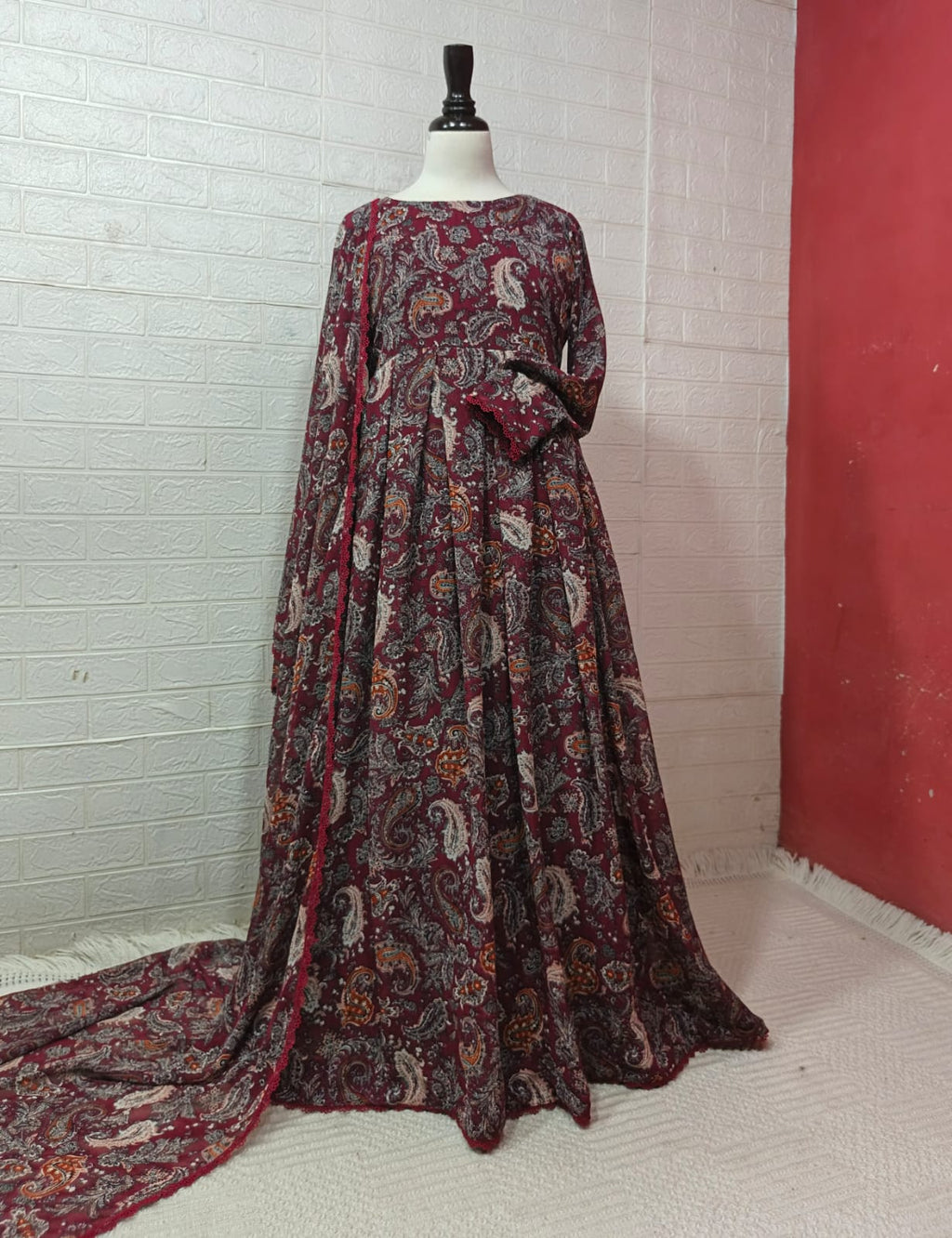 Ready To Wear Phool Daar Maxi 2 Pcs