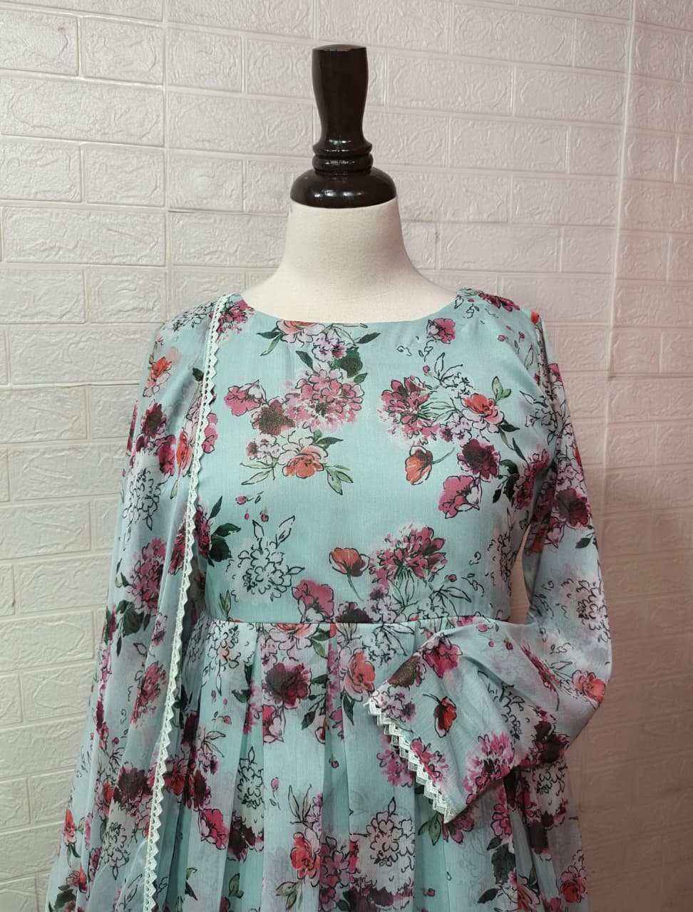 Ready To Wear Phool Daar Maxi 2 Pcs