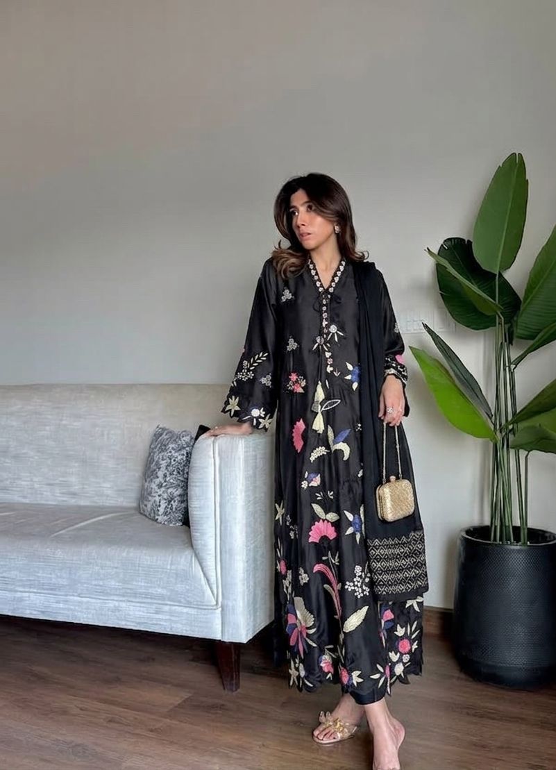 Pure Chinasilk Embroidered Kaftans With 3d Work