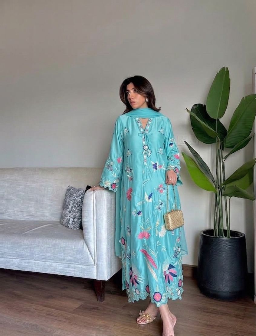 Pure Chinasilk Embroidered Kaftans With 3d Work
