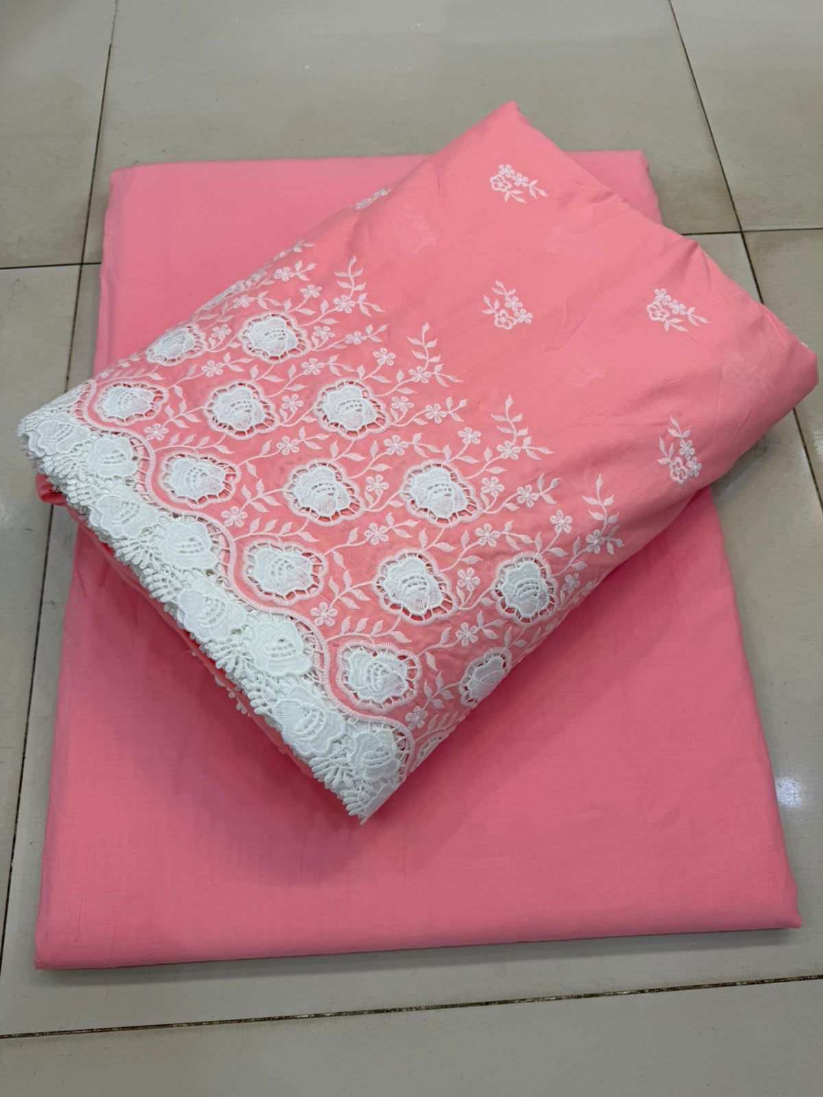 Chicken Kari Cutwork Pure Cotton Lawn 3 Pcs Suits