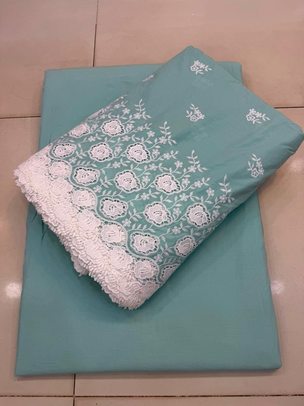 Chicken Kari Cutwork Pure Cotton Lawn 3 Pcs Suits