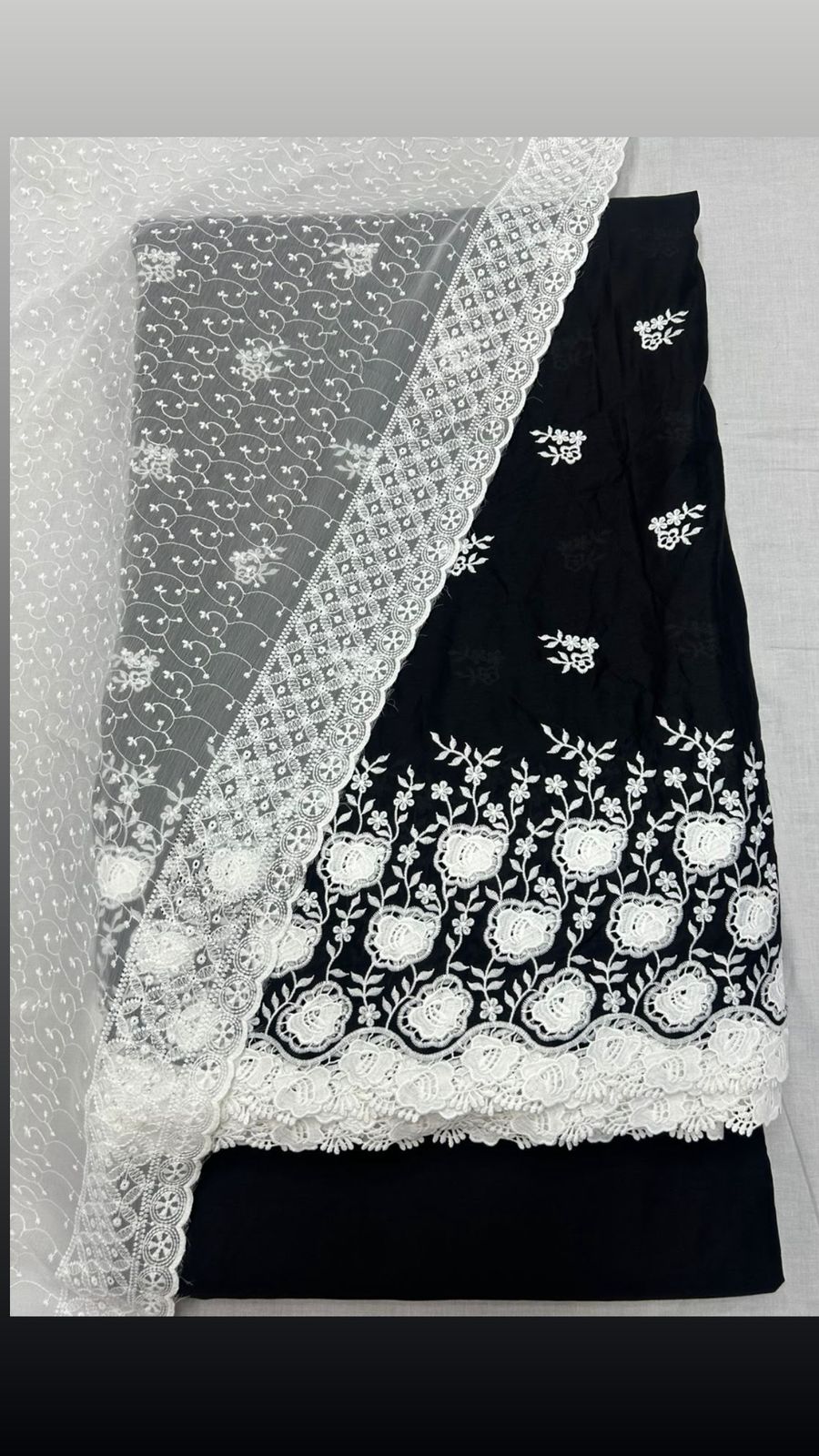 Chicken Kari Cutwork Pure Cotton Lawn 3 Pcs Suits