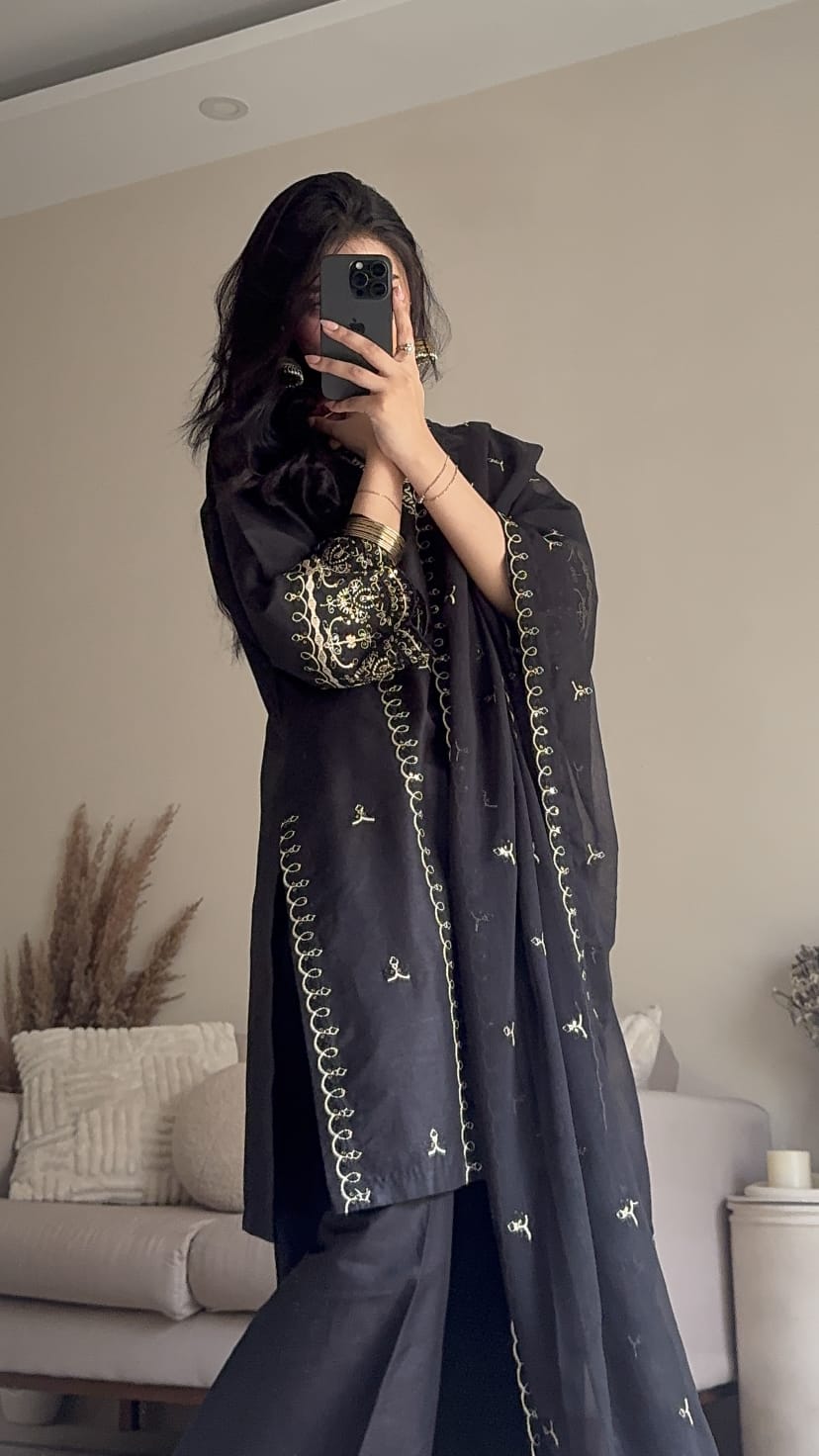Bareen Luxury Embroidered 3PC Suit (Plazo & Dupatta Edition)