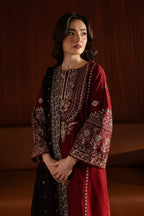 Royal Pret Luxury Lawn Embroidered 3PC Suit With Chiffon Dupatta