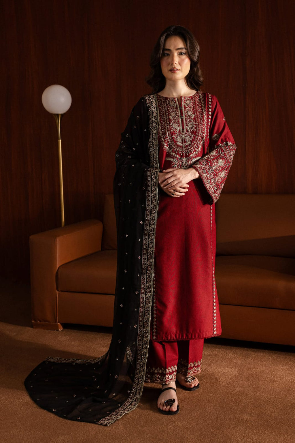 Royal Pret Luxury Lawn Embroidered 3PC Suit With Chiffon Dupatta