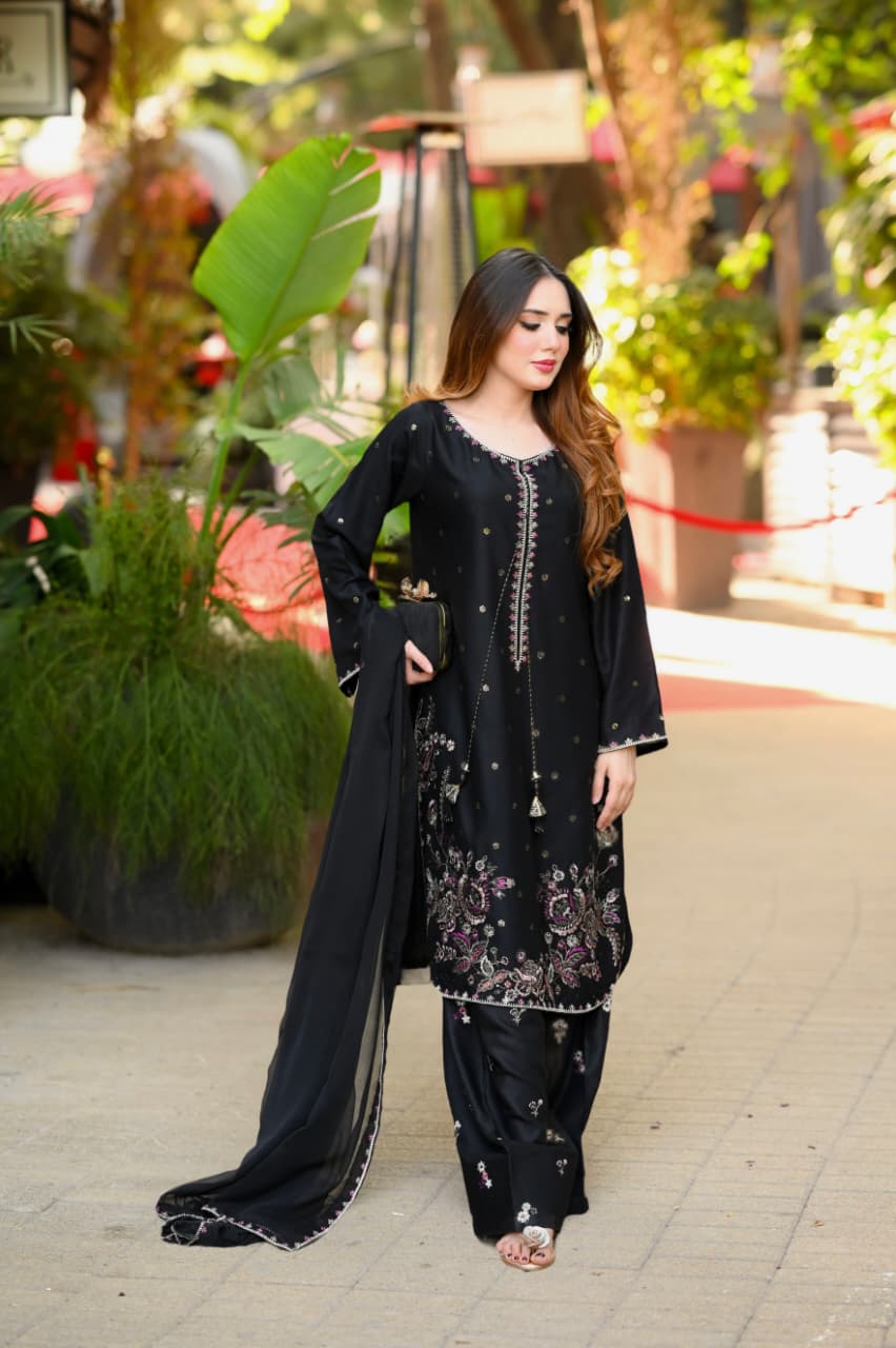 Premium Lawn Sequence Embroidered 3PC Suit With Embroidered Farshi & Chiffon Dupatta