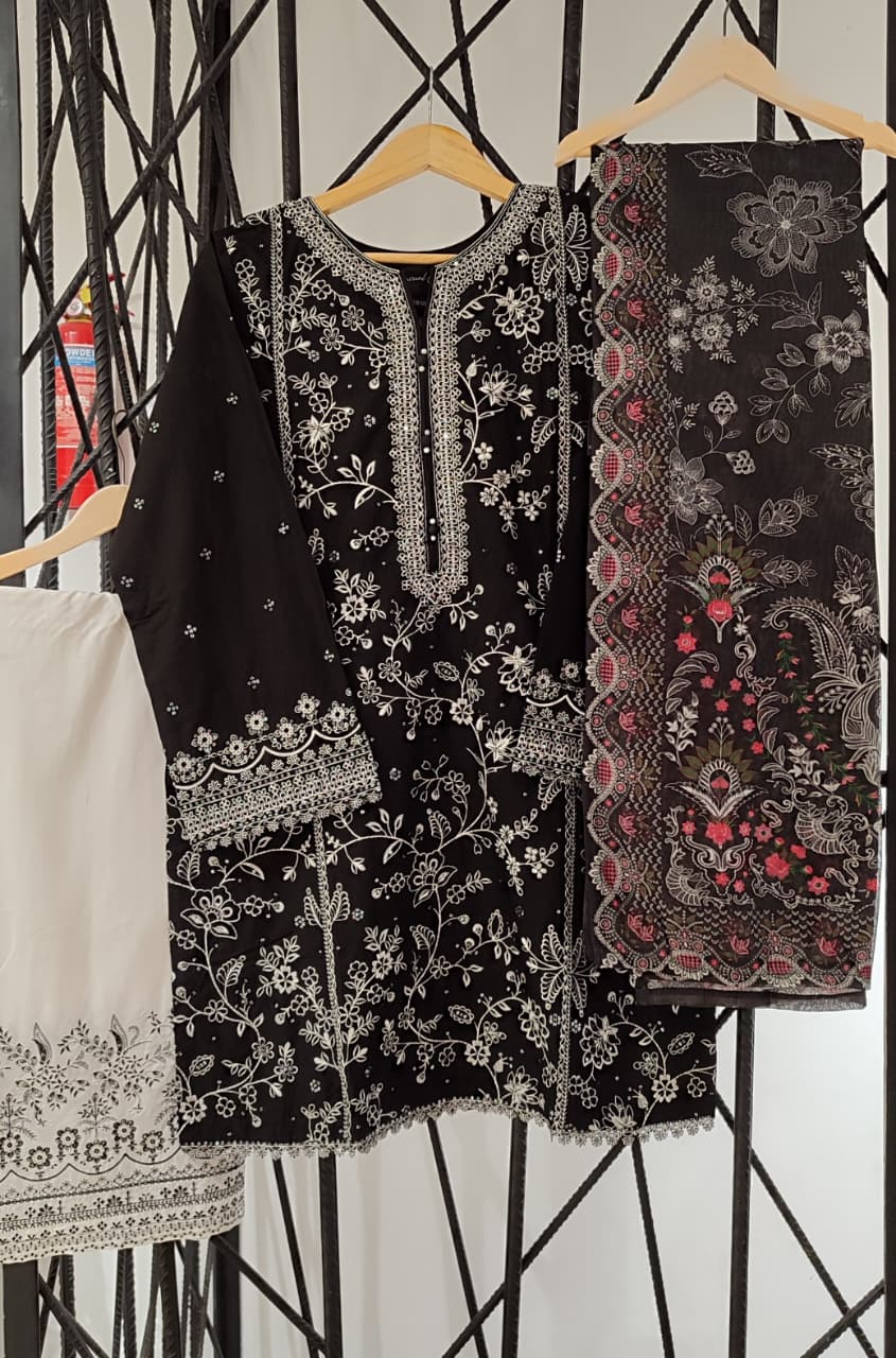 ETHEREAL ETHNIC COLLECTION – EMBROIDERED FESTIVE 3PC
