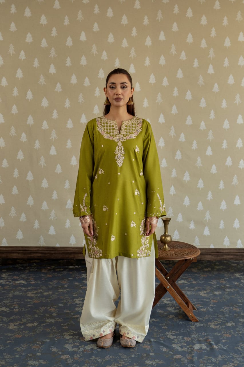 MAHIRA EMBROIDERY PREMIUM COLLECTION – 2PC (SHORT SHIRT & FARSHI SALWAR)