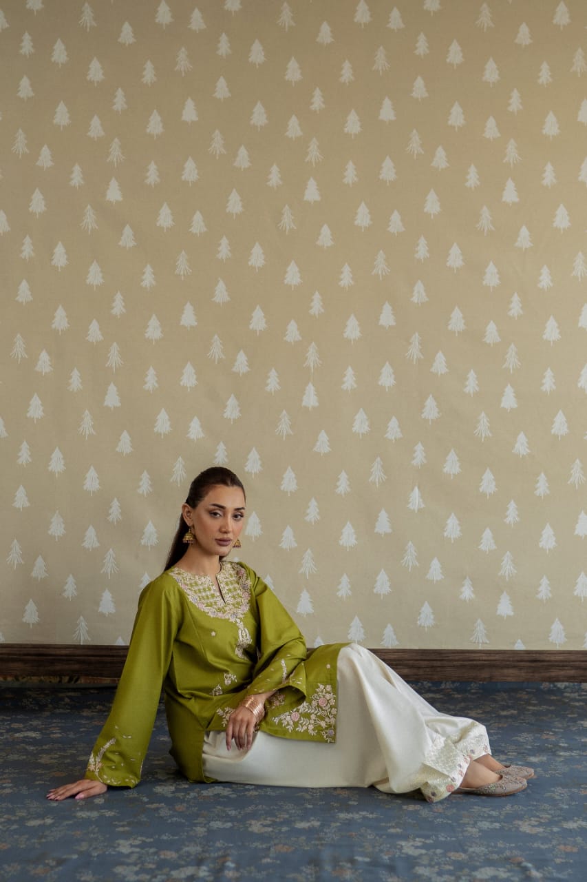 MAHIRA EMBROIDERY PREMIUM COLLECTION – 2PC (SHORT SHIRT & FARSHI SALWAR)