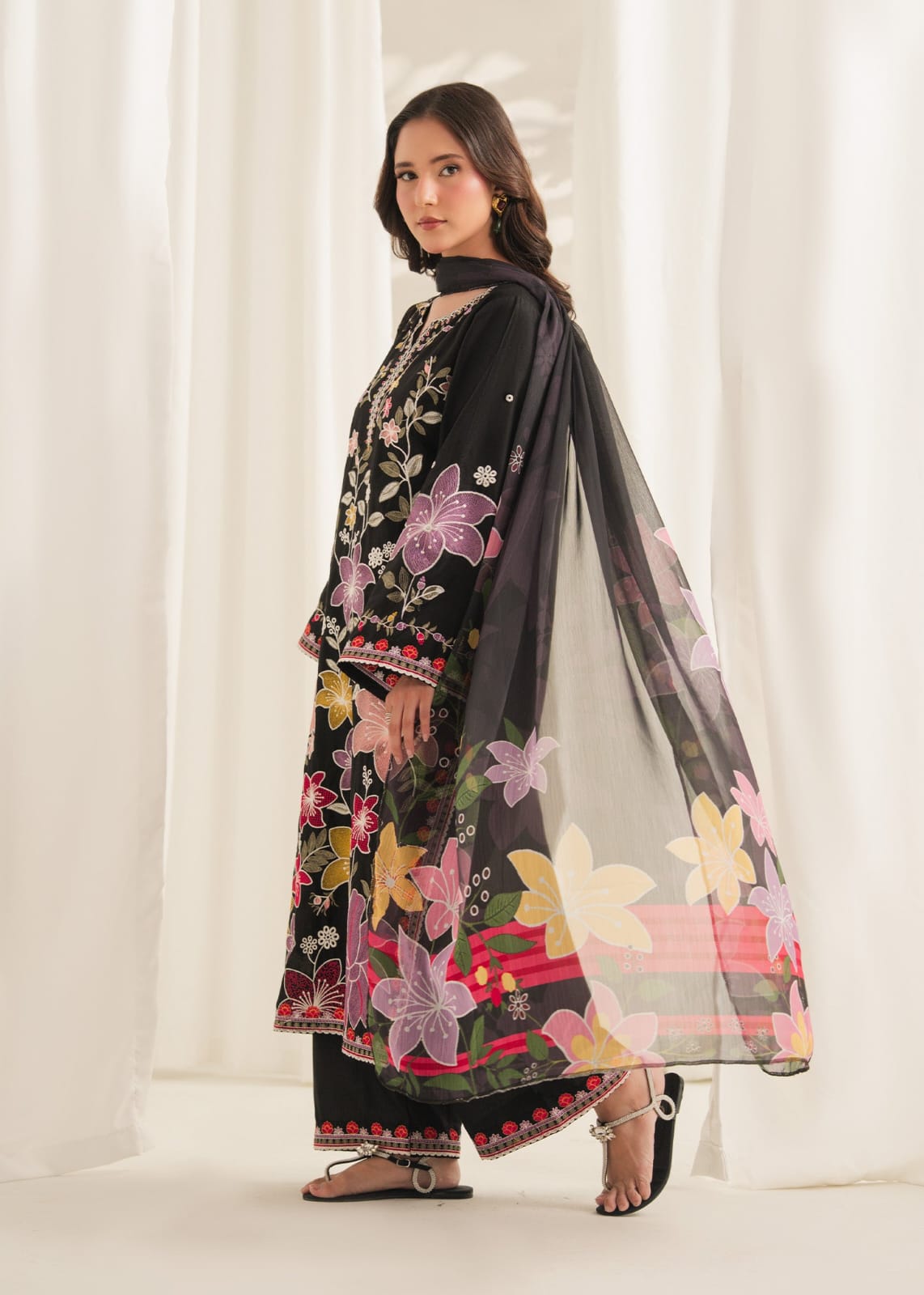 PREMIUM LAWN EMBROIDERED 3PC SUIT – CREAM EDITION