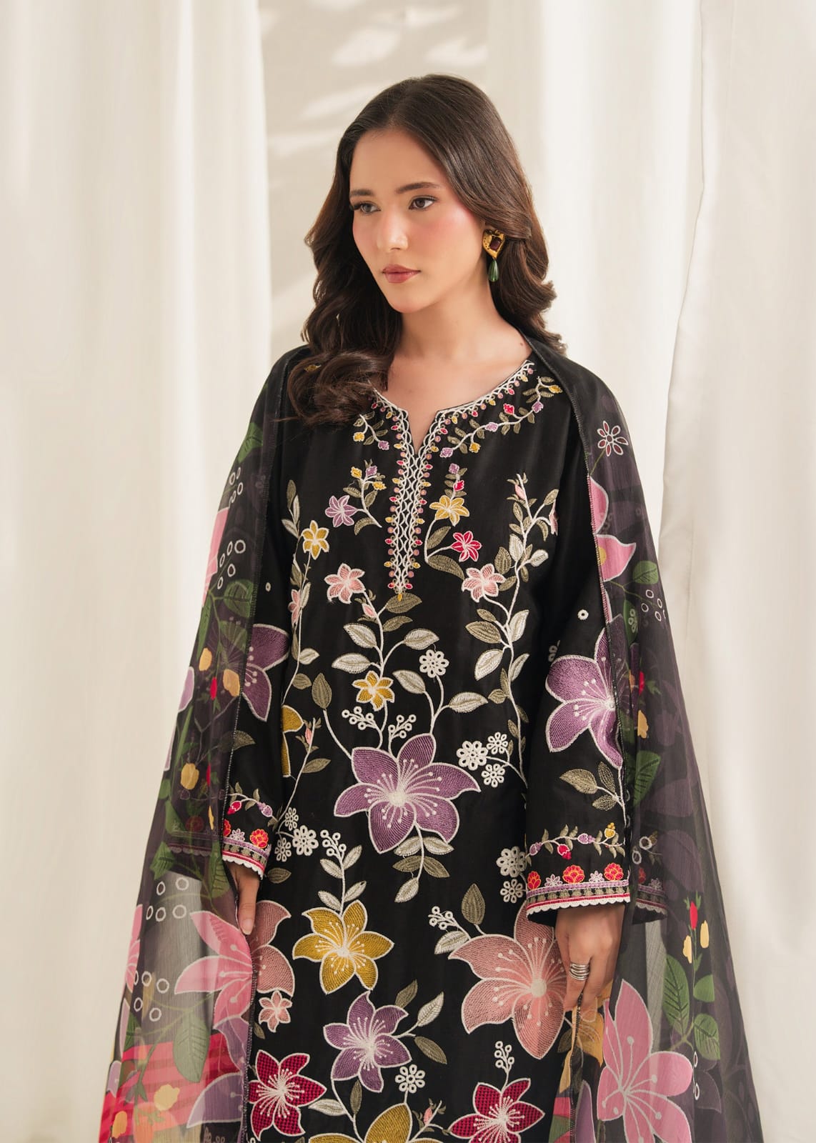 PREMIUM LAWN EMBROIDERED 3PC SUIT – CREAM EDITION