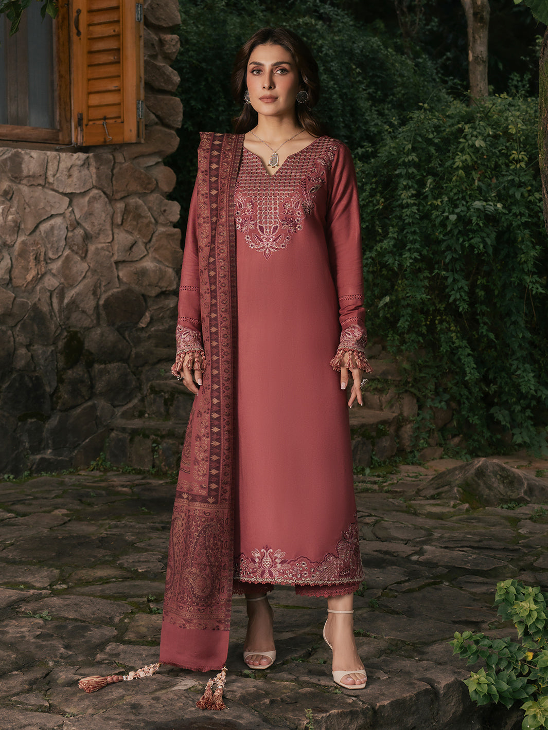 Izel Musafir Zeba – Dusty Rose Embroidered Italian Woolen 3PC Suit with Shawl