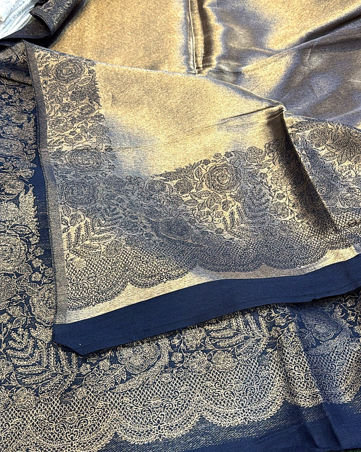 Lama Silk Reversible Kanni Shawl – Navy Lace