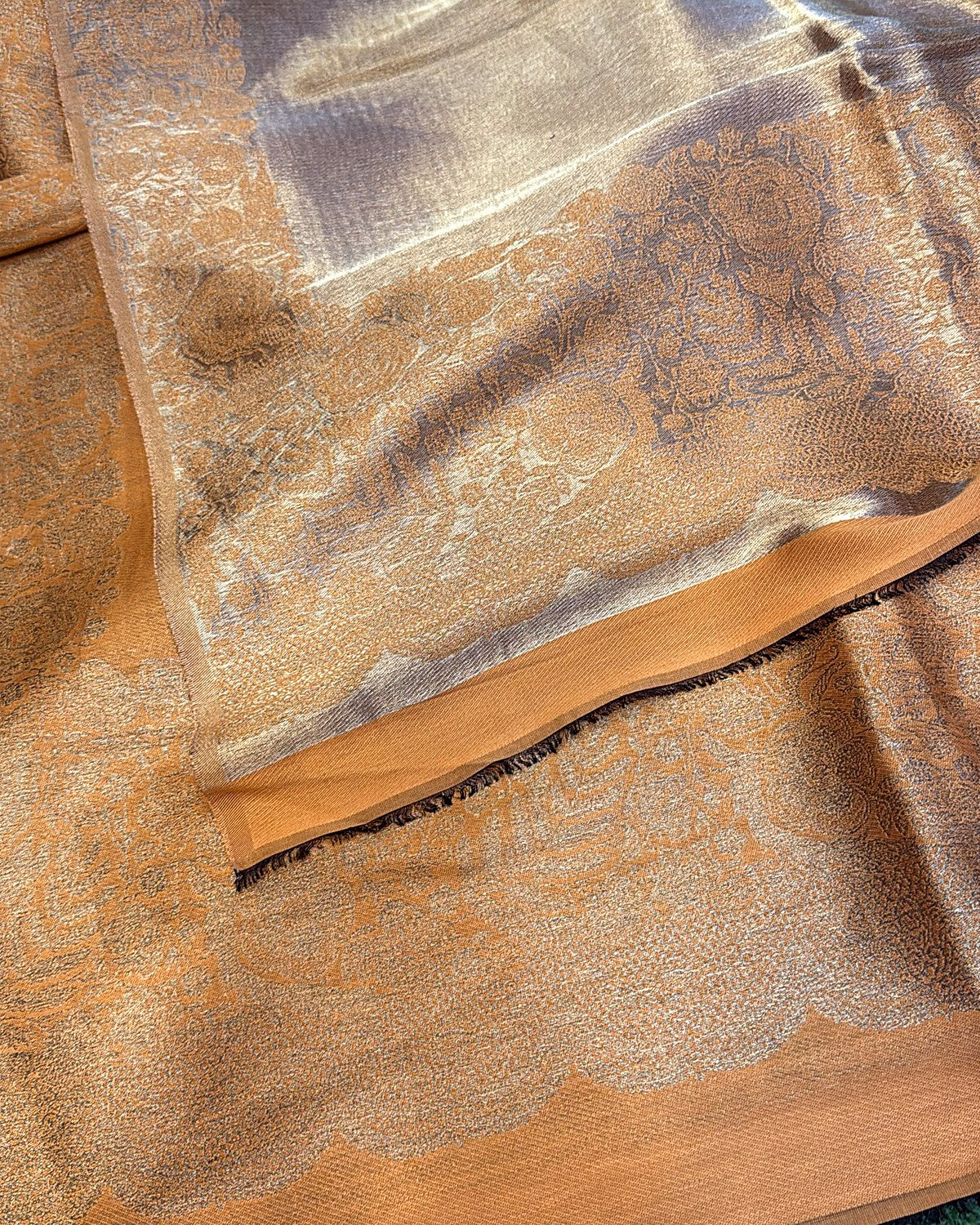 Lama Silk Reversible Kanni Shawl – Peach Floral