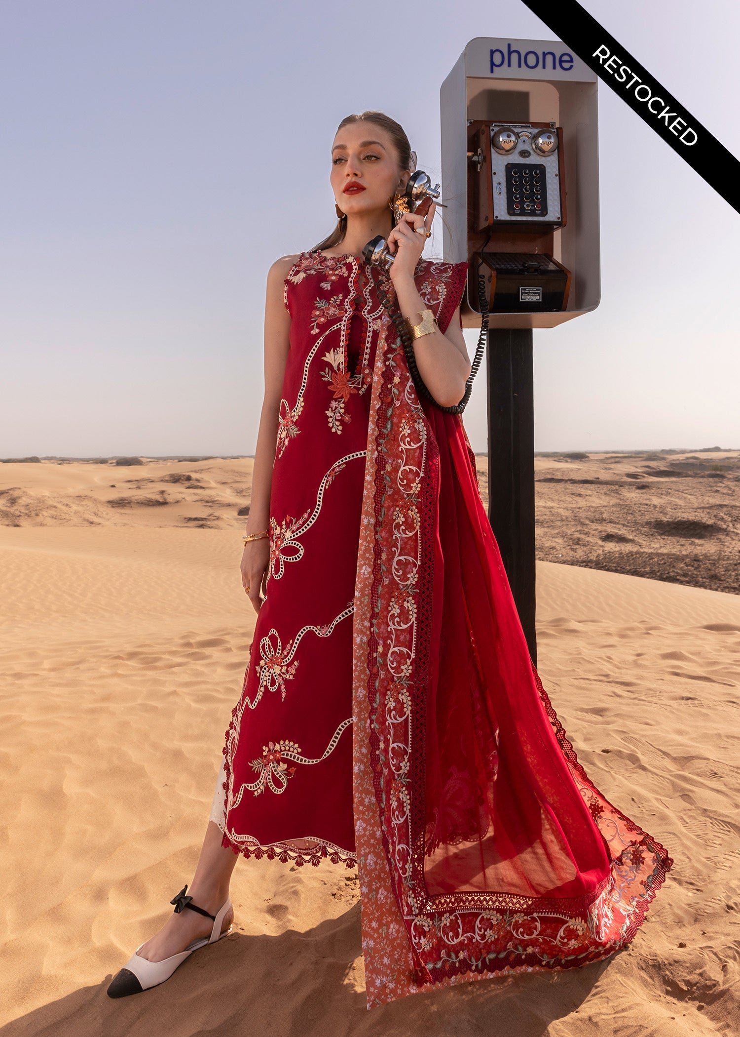 Crimson twirls and ties - d8 b